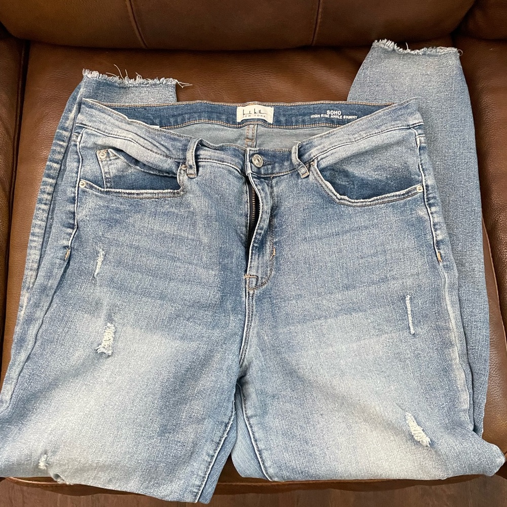 Nicole Miller New York SOHO high rise ankle skinny jeans.